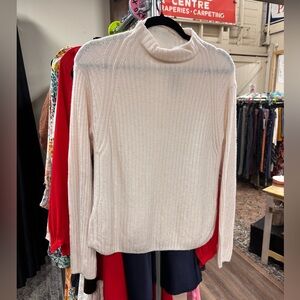 Vince mock neck cream colored sweater wool and cashmere blend size small